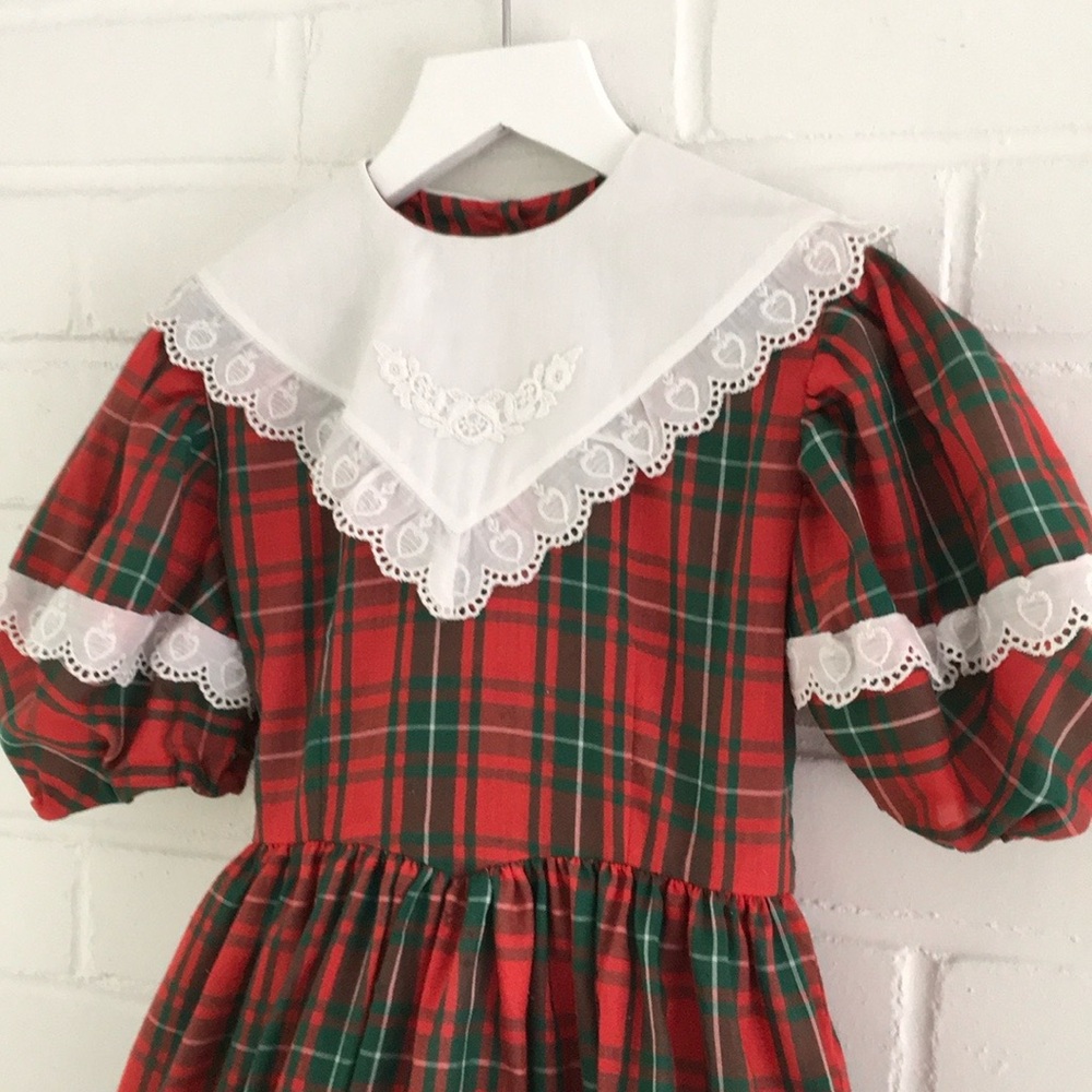 Classic Vintage Girls Chritmas Plaid Dress With Big White Eyelet/Lace Collar - Picture 4 of 9
